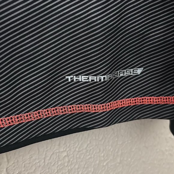 NHL Detroit Michigan Red Wings Majestic 1/3 Zip Pullover Womens Small Hockey - Picture 2 of 8